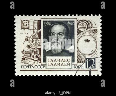 Galileo Galilei (1564-1642), famoso astronomo, fisico ed ingegnere italiano, circa 1964. Timbro cancellato stampato in URSS Foto Stock