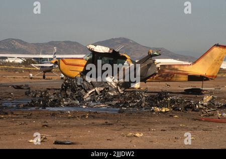 Resti di un USMC Cobra Crash, Montgomery Field Foto Stock