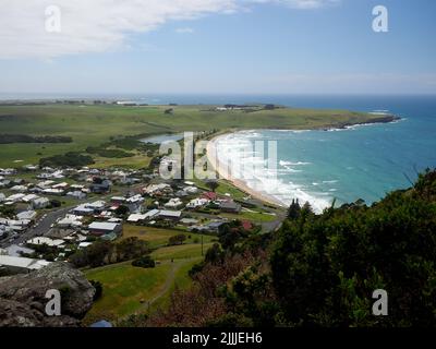 Una vista aerea del dado in Stanley Tasmania sotto il cielo lucido Foto Stock