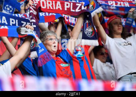 Pilsen, Repubblica Ceca. 26th luglio 2022. Viktoria Plzen tifosi durante la Champions League 2nd turno di qualificazione torna partita Viktoria Plzen vs HJK Helsinki a Pilsen, Repubblica Ceca, 26 luglio 2022. Credit: Miroslav Chaloupka/CTK Photo/Alamy Live News Foto Stock