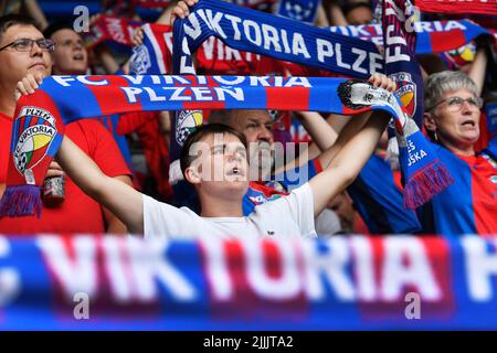 Pilsen, Repubblica Ceca. 26th luglio 2022. Viktoria Plzen tifosi durante la Champions League 2nd turno di qualificazione torna partita Viktoria Plzen vs HJK Helsinki a Pilsen, Repubblica Ceca, 26 luglio 2022. Credit: Miroslav Chaloupka/CTK Photo/Alamy Live News Foto Stock