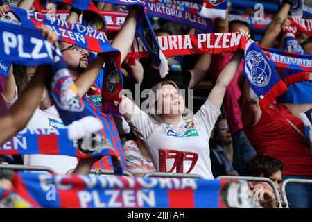 Pilsen, Repubblica Ceca. 26th luglio 2022. Viktoria Plzen tifosi durante la Champions League 2nd turno di qualificazione torna partita Viktoria Plzen vs HJK Helsinki a Pilsen, Repubblica Ceca, 26 luglio 2022. Credit: Miroslav Chaloupka/CTK Photo/Alamy Live News Foto Stock