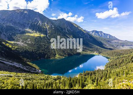 Morskie Oko o occhio del mare, la catena montuosa degli alti Tatra Parco Nazionale Foto Stock