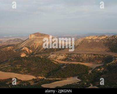 Una bella foto di un paesaggio di Bardenas Reales nella provincia di Navarra in Spagna Foto Stock