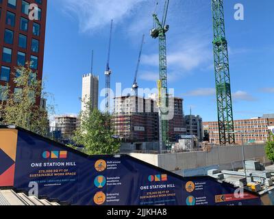 Reading, Berkshire, Regno Unito. 24th luglio 2022. Una Station Hill. Un esteso edificio e' in corso nel Centro Citta' di Reading vicino alla stazione ferroviaria di Reading. Credit: Maureen McLean/Alamy Foto Stock