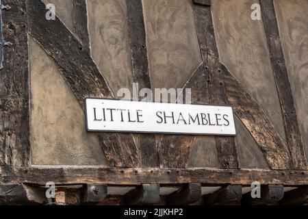 Little Shambles Side Street al di fuori della città di Shambles York 2022 Foto Stock