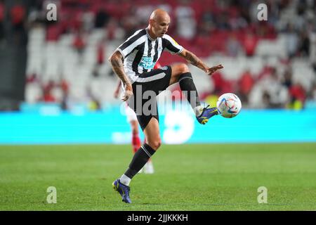 Lisbona, Portogallo. 25 luglio 2022, Jonjo Shelvey di Newcastle United durante la partita pre-stagione amichevole Eusebio Cup tra SL Benfica e Newcastle United FC disputata a Estadio da Luz il 25 luglio 2022 a Lisbona, Portogallo. (Foto di Bagu Blanco / PRESSINPHOTO) Foto Stock