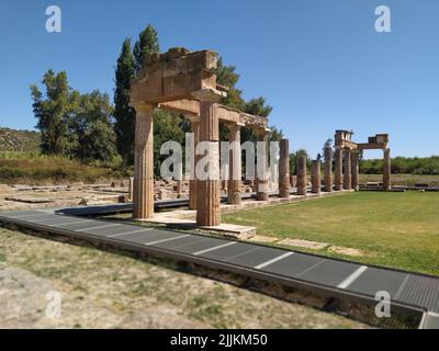 Le rovine di un antico tempio di Artemis a Brauron (Vravrona) in Attica in una giornata di sole, Grecia Foto Stock