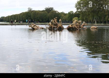 La fontana di Apollo nel giardino di Versailles, Parigi, Francia Foto Stock