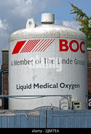 BOC Liquid Medical Oxygen serbatoio di stoccaggio, composto sicuro a Warrington NHS Hospital, Cheshire, Inghilterra, Regno Unito, WA1 Foto Stock