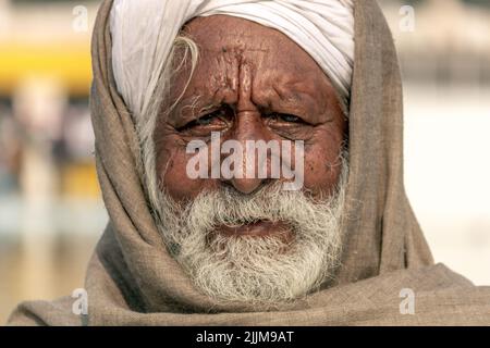 Un ritratto di un vecchio uomo in India Foto Stock