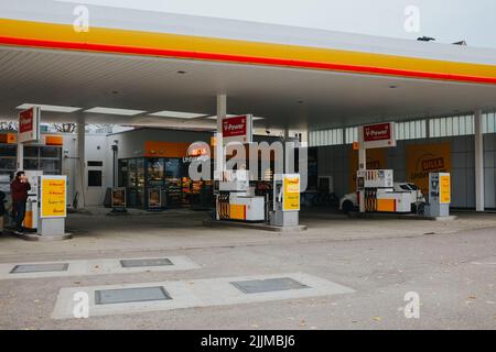 Una stazione di benzina Shell a Klagenfurt, Austria Foto Stock