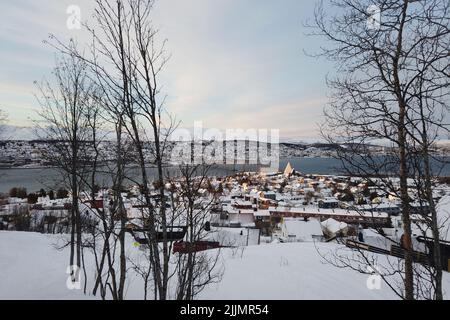 La vista invernale del campo a Tromso, Norvegia Foto Stock