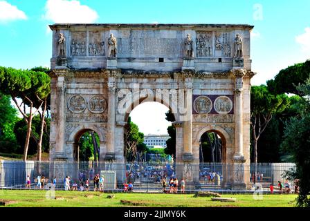 L'Arco di Costantino un arco trionfale a Roma dedicato all'imperatore Costantino il Grande. Italia Foto Stock