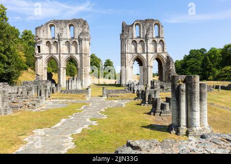 Roche Abbey rovine di un monastero cistercense inglese vicino a Maltby e Rotherham South Yorkshire Inghilterra Regno Unito GB Europa Foto Stock