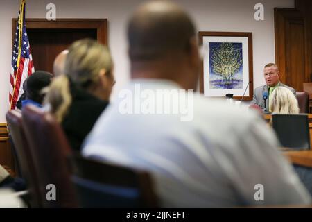 Austin, TEXAS, Stati Uniti. 26th luglio 2022. DANIEL JEWISS, detective della polizia del Connecticut in pensione e ricercatore capo del tiro della scuola di Sandy Hook, testimonia in tribunale durante il processo per ALEX JONES martedì 26 luglio 2022. Jones è stato trovato per aver diffamato i genitori di uno studente Sandy Hook per aver chiamato l'attacco una bufala. (Credit Image: © Sanchez via ZUMA Press Wire) Foto Stock