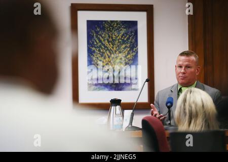 Austin, TEXAS, Stati Uniti. 26th luglio 2022. DANIEL JEWISS, detective della polizia del Connecticut in pensione e ricercatore capo del tiro della scuola di Sandy Hook, testimonia in tribunale durante il processo per ALEX JONES martedì 26 luglio 2022. Jones è stato trovato per aver diffamato i genitori di uno studente Sandy Hook per aver chiamato l'attacco una bufala. (Credit Image: © Sanchez via ZUMA Press Wire) Foto Stock