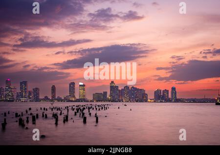 Exchange Place, New Jersey, skyline degli Stati Uniti dall'altra parte del fiume Hudson. Foto Stock