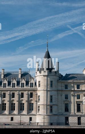 Un colpo verticale della Conciergerie a Parigi, Francia Foto Stock