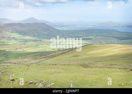 Dingle Peninsular da parte a monte Brandon nella contea di Kerry, Irlanda Foto Stock