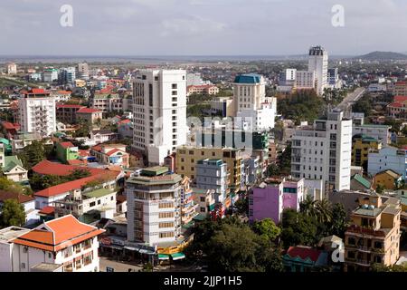 Hue, Vietnam - 14 dicembre 2012: Alto angolo di vista dello skyline del centro di Hue, provincia di Thua Thien – Hue, Vietnam. Foto Stock