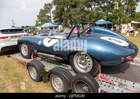 Una Jaguar D Type Ecocerie Ecosse Replica su un rimorchio al Appledore Classic Car Show Kent Foto Stock