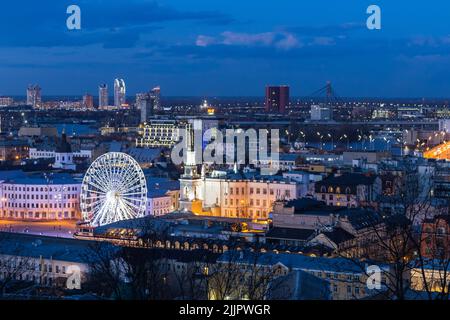 Il quartiere Podil di Kiev in Ucraina di notte Foto Stock