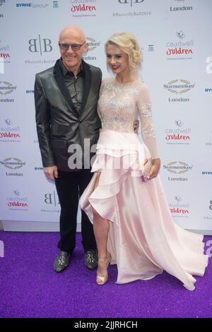 John Caudwell e Modesta Vzesniauskaitel al Caudwell Children Butterfly Ball a Grosvenor House, Park Lane, Londra Foto Stock