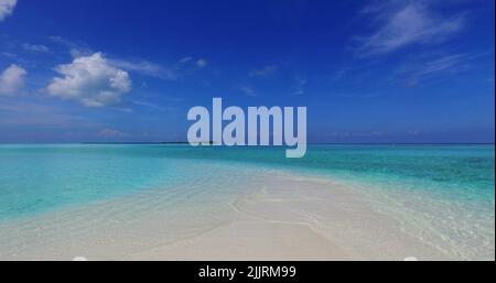 Una bella foto di un oceano trasparente Foto Stock