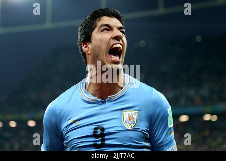 Foto d'archivio del 19-06-2014 di Luis Suarez. L'ex attaccante di Liverpool e il leader mondiale dell'Uruguay Luis Suarez è tornato al club che ha fatto il suo debutto con 17 anni fa. Il 35-year-old attaccante ha annunciato la notizia su Twitter, un giorno dopo che ha detto ai tifosi che aveva raggiunto un pre-accordo con Nacional a Montevideo. Data di emissione: Giovedì 28 luglio 2022. Foto Stock