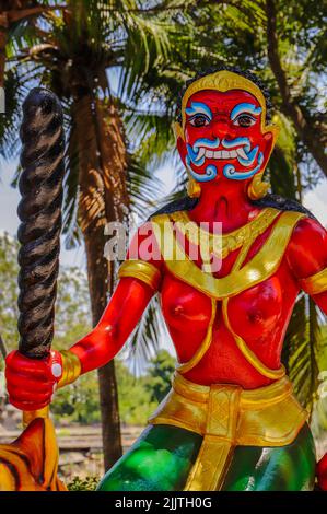 Una statua nel tempio di Wat Saen Suk nella città di Bang Saen, nella provincia di Chonburi, in Thailandia Foto Stock