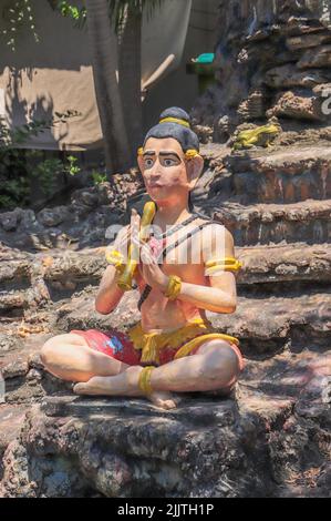 Una statua nel tempio di Wat Saen Suk nella città di Bang Saen, nella provincia di Chonburi, in Thailandia Foto Stock