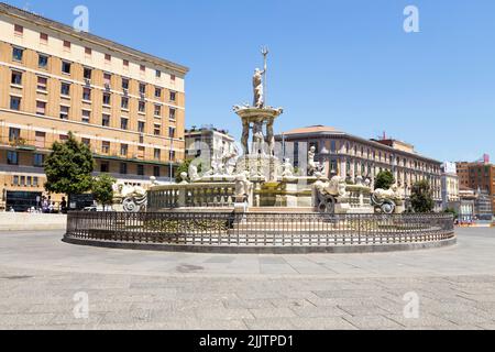 La Fontana di Nettuno, Napoli, Italia Foto Stock