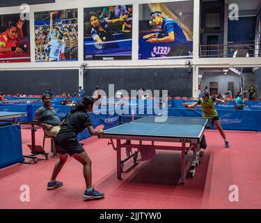 Kolkata, Bengala Occidentale, India. 26th luglio 2022. Momenti diversi di tutti i tornei di tennis da tavolo bengala organizzati dal Cricket Club di Dhakuria (CCD) presso la Sests Authority of India (sai) complesso ITC Hall, Salt Lake City, Kolkata per celebrare il suo anno giubilare di platino dal 22nd luglio al 27th luglio 2022. A questo torneo hanno partecipato quasi 1000 giocatori di ping-pong di età diversa. (Credit Image: © Amlan Biswas/Pacific Press via ZUMA Press Wire) Foto Stock