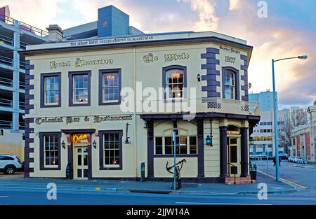 L'Hope and Anchor Hotel, in seguito chiamato Whale, sul lungomare di Hobart, fu il più antico locale autorizzato dell'Australia, fondato nel 1807 Foto Stock