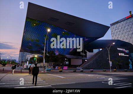 Corea del Sud, provincia di Gyeongsang, Busan, distretto di Haeundae, distretto di Centum, Il Busan Cinema Center, sede dell'Internazione Busan Foto Stock