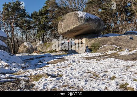 I gruppi rocciosi di Les Pierres Jaumatres si trovano sul Mont Barlot, a sud della città di Boussac nel dipartimento della Creuse, Francia Foto Stock