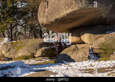 I gruppi rocciosi di Les Pierres Jaumatres si trovano sul Mont Barlot, a sud della città di Boussac nel dipartimento della Creuse, Francia Foto Stock