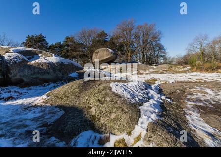 I gruppi rocciosi di Les Pierres Jaumatres si trovano sul Mont Barlot, a sud della città di Boussac nel dipartimento della Creuse, Francia Foto Stock