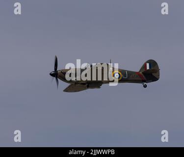 WW2 Hawker Hurricane MkIIC che vola al Royal International Air Tattoo 2022 Foto Stock