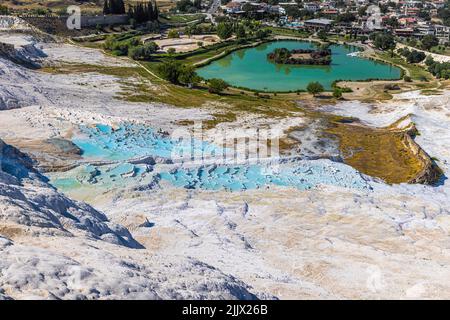 bagni termali naturali a pamukkale. Turchia. Foto Stock