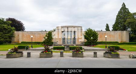 Seattle - 17 luglio 2022 Seattle Asian Art Museum in panorama con fiori estivi a Volunteer Park a Seattle Foto Stock