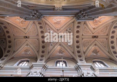 Il soffitto; Kaunas Cattedrale Basilica interno, una cattedrale cattolica basilica with15th ° secolo architettura gotica, Kaunas centro storico, Kaunas Lituania Foto Stock
