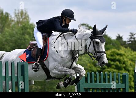 Hassocks, Regno Unito. 28th luglio 2022. Lo spettacolo del Cavallo Internazionale Longines Royal. Hickstead Showground. Hassocks. Amy Inglis (GBR) guida BAGLIONI durante il Royal International vaso. Credit: Sport in immagini/Alamy Live News Foto Stock