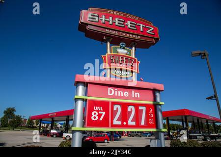 Libano, PA, USA - 5 ottobre 2016: Segno Sheetz presso una catena di negozi di convenienza con caffè, bevande fredde, alimentari, e prodotti alimentari su ordinazione, e self-s Foto Stock