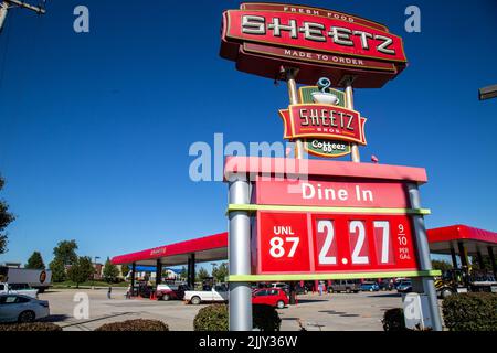 Libano, PA, USA - 5 ottobre 2016: Segno Sheetz presso una catena di negozi di convenienza con caffè, bevande fredde, alimentari, e prodotti alimentari su ordinazione, e self-s Foto Stock