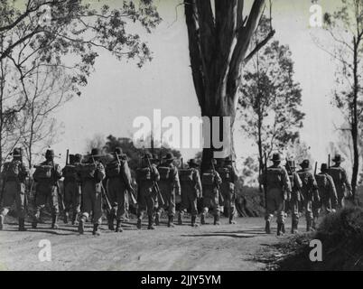 Sfilate e Marche - Austen. Militare. ***** paese passato attraverso. Luglio 10, 1952. Foto Stock