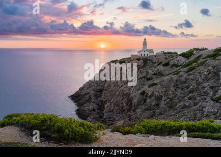 Il lontano de Capdepera, Faro di Capdepera, a Mallorca (Maiorca), Isole Baleari, Spagna Foto Stock