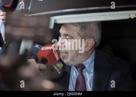 Buenos Aires, Argentina. 28th luglio 2022. Dopo vari cambiamenti nel gabinetto dei ministri, Anibal FernÃndez, ministro della sicurezza della Nazione, ha incontrato il presidente della Camera del Governo. Il Ministro della Difesa ha rilasciato dichiarazioni ai media. (Credit Image: © Esteban Osorio/Pacific Press via ZUMA Press Wire) Foto Stock