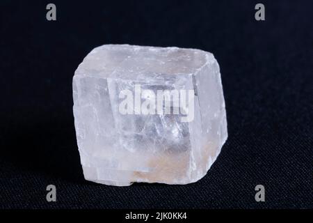 Struttura del cubo di calcite. La calcite è un minerale di carbonato e il polimorfo più stabile del carbonato di calcio Foto Stock